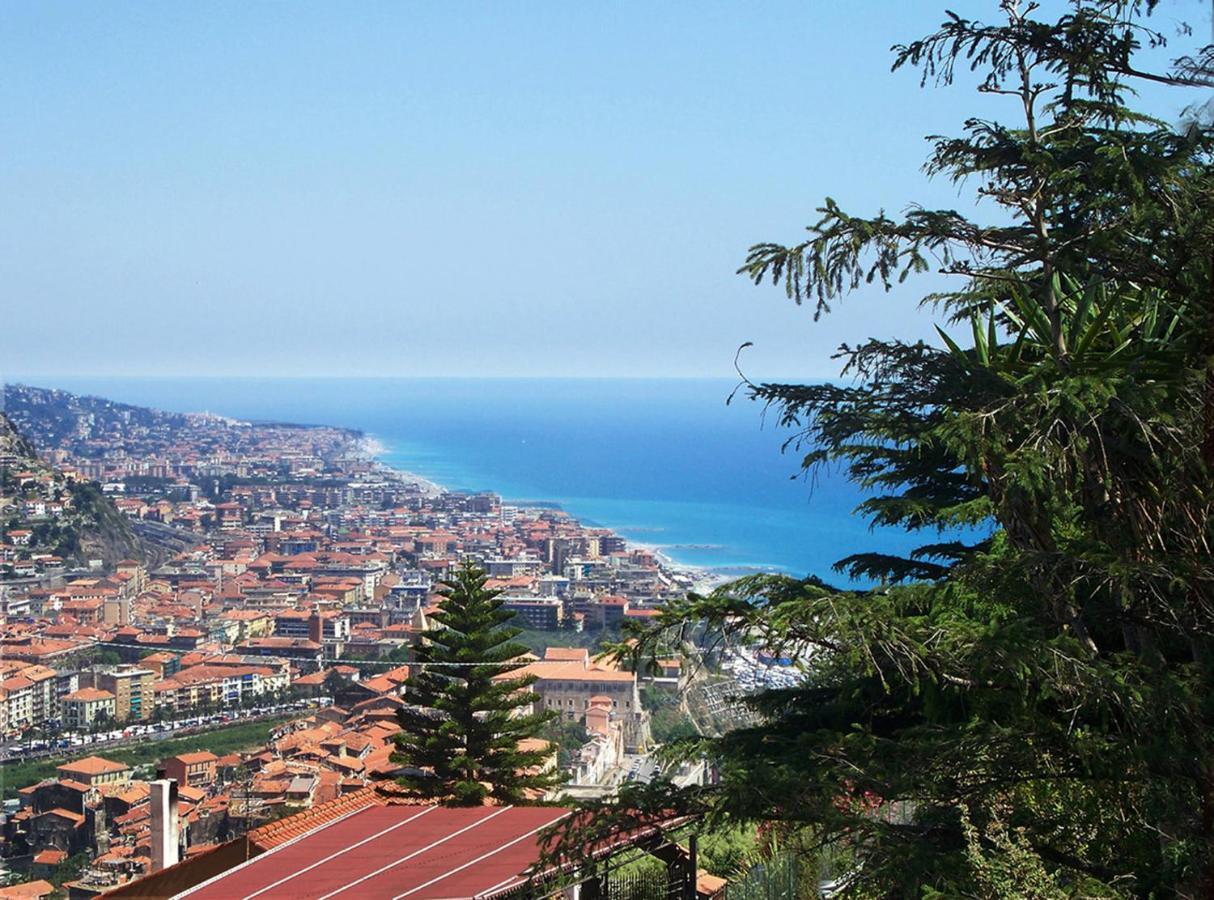 La Tana Del Tasso Ventimiglia Bed and Breakfast Εξωτερικό φωτογραφία