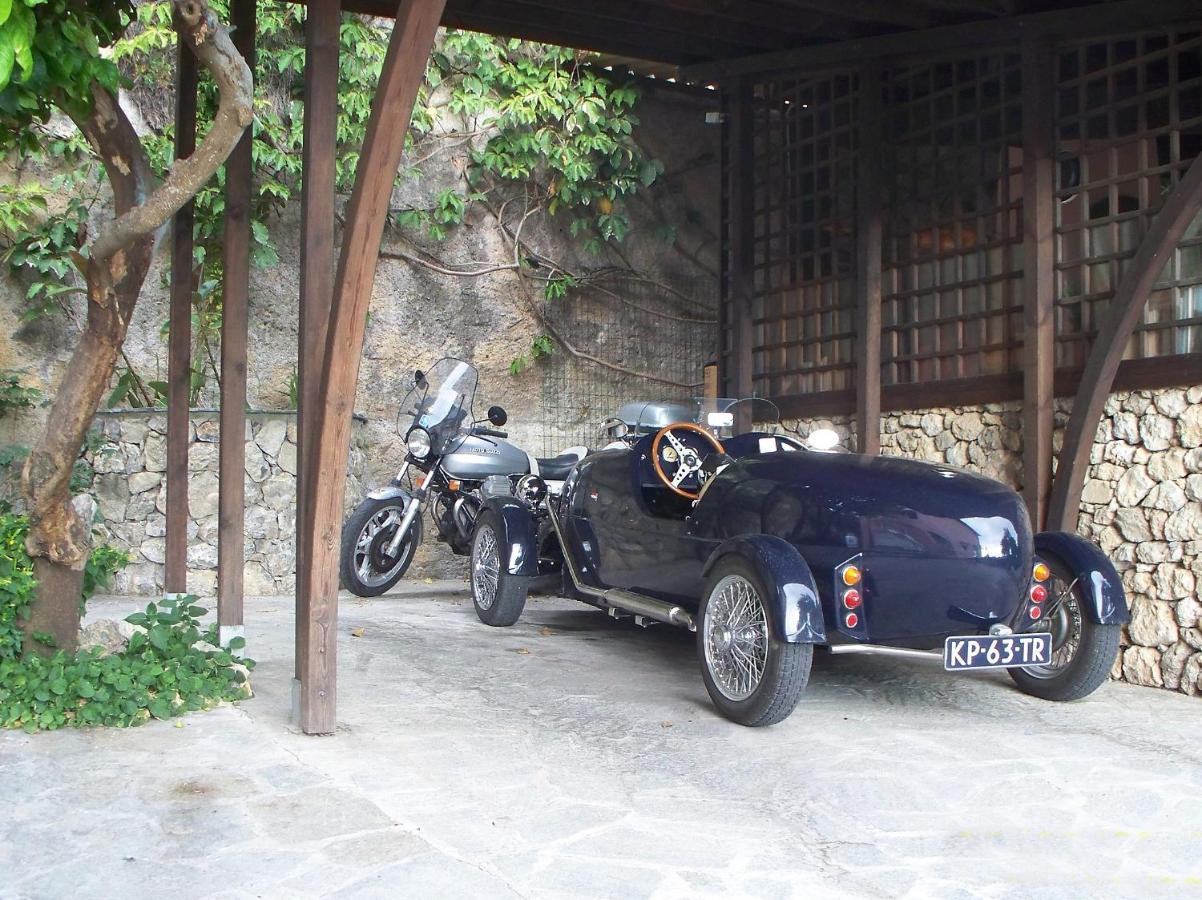 La Tana Del Tasso Ventimiglia Bed and Breakfast Εξωτερικό φωτογραφία