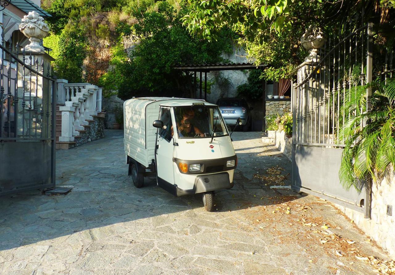 La Tana Del Tasso Ventimiglia Bed and Breakfast Εξωτερικό φωτογραφία